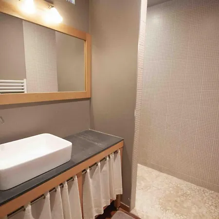 Lägenhet La Cour De Berthe Est