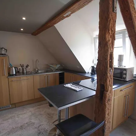 La Cour De Berthe Est *