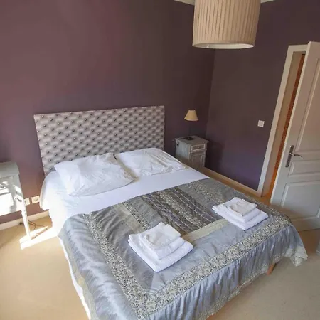 La Cour De Berthe Est *